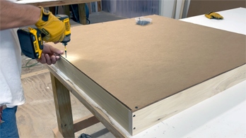 Artists blank canvases from us come custom-sized, primed, and tensioned to studio-grade standards. Each canvas ships in a wooden crate preserving flatness and corners. Ready for your vision with no setup, no stress.