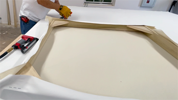 Visit our blank canvas online shop to customize size, depth, and priming levels. Results arrive pre-primed and tensioned with heavy-duty bars, packed in wood crates. Your perfect canvas, delivered fast and safe.