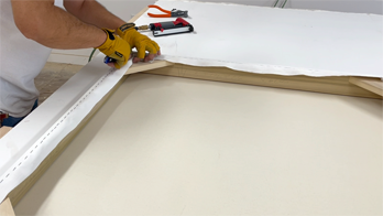 Need canvas bulk orders? We supply custom-sized, tightly stretched canvases for volume requirements, all primed and framed with care. Ships in reusable wooden crates sized to hold multiple pieces secure and organized.