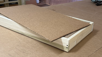 As a deep canvas supplier, we specialize in custom thickness dimensions for gallery-profile works. Canvases arrive tightly stretched on robust frames and fully primed for painting. All deep canvases ship inside wood crates engineered for extra depth.
