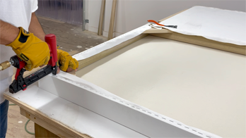 We provide blank canvas panels custom cut and pre-primed for immediate painting or mounting. Simply unpack from the wooden crate, arrange your panels, and begin painting. No frame, no hassle—just stable, portable surfaces.