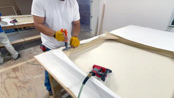 As a large canvas supplier we provide custom-sized, primed, and tensioned canvases for oversized artworks. Each ships in reinforced wood crates to ensure protection over distance. Perfect for murals, exhibitions, or big installations.