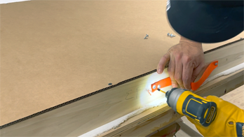 Order plain canvas to your specifications—any size, thickness, or stretch level—with heavy-duty bars and tight tension. Each canvas arrives primed and blank, packed in a wood crate and ready to paint. Studio-ready with no waiting.
