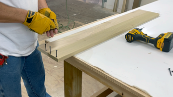 Choose your stretched canvas frame size with full control up to gallery dimensions on robust stretcher bars. Each finished canvas arrives primed, tensioned, and crate-protected for safe transport. Accurate sizing ensures a perfect fit from the start.