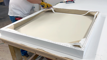 Stock up on white blank canvas wholesale with custom sizing and triple-primed surfaces for consistent paint absorption. Built on heavy-duty stretchers and packed in wooden crates, they provide reliable, ready-to-paint blank media in bulk.