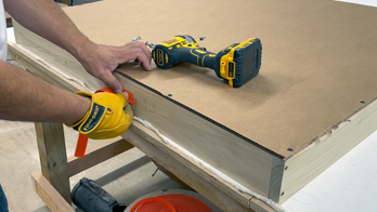 As a wholesale canvas supplier we offer custom sizes, rates, and bulk shipping in wood crates. Each canvas is built with tension, priming, and care—ready for galleries, schools, or fine art printing. Wholesale size without quality compromise.